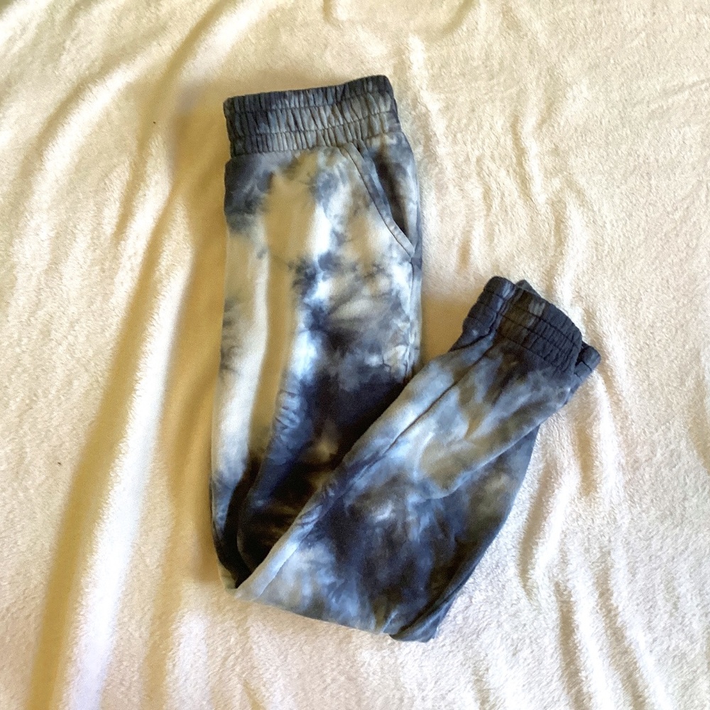 More than magic girl’s Medium 7-8 Granite colored Joggers